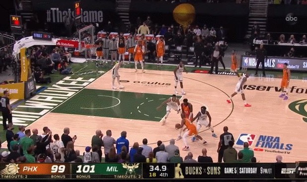 开云体育在线-决胜时刻钳断布克 霍勒迪将雄鹿旗帜插上天王山